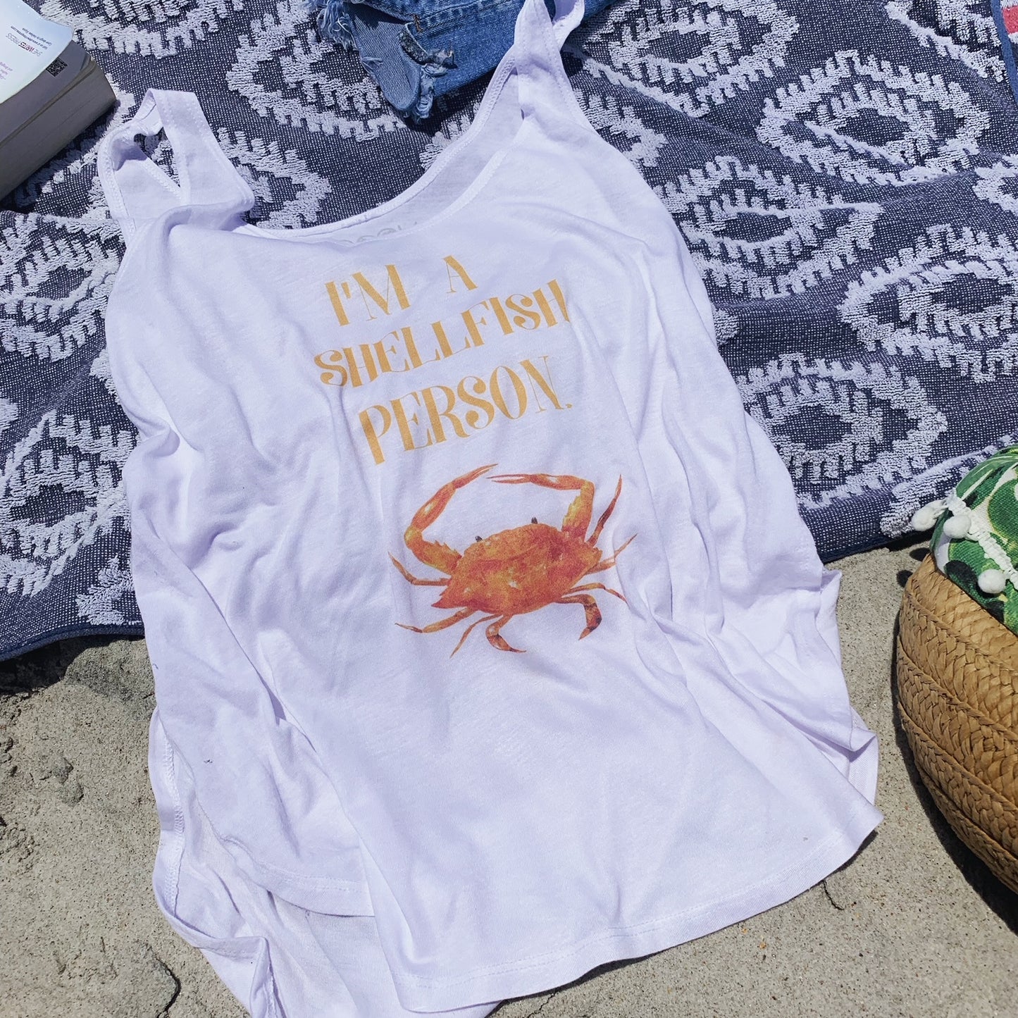 Crab Shellfish Tank, SEEK Outdoors front view on a beach towel